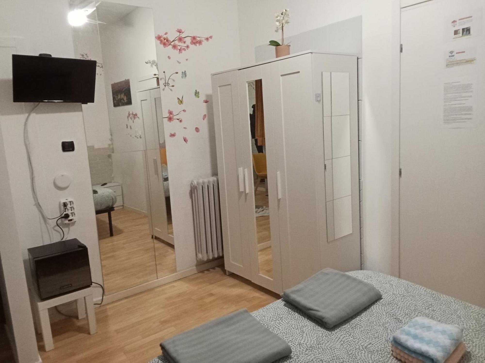 Floris Guest House, Milan